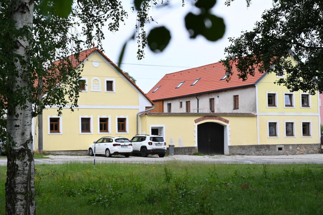 Penzion Mezi Radky Jindřichův Hradec Buitenkant foto
