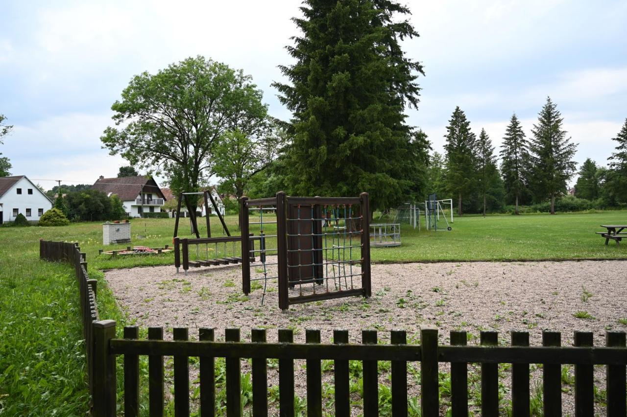 Penzion Mezi Radky Jindřichův Hradec Buitenkant foto